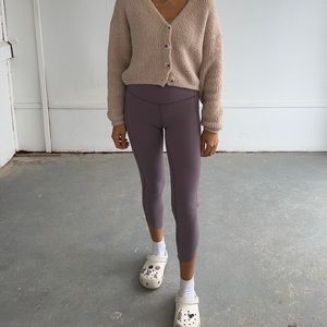 Lululemon Scallop Cropped Leggings - size 4